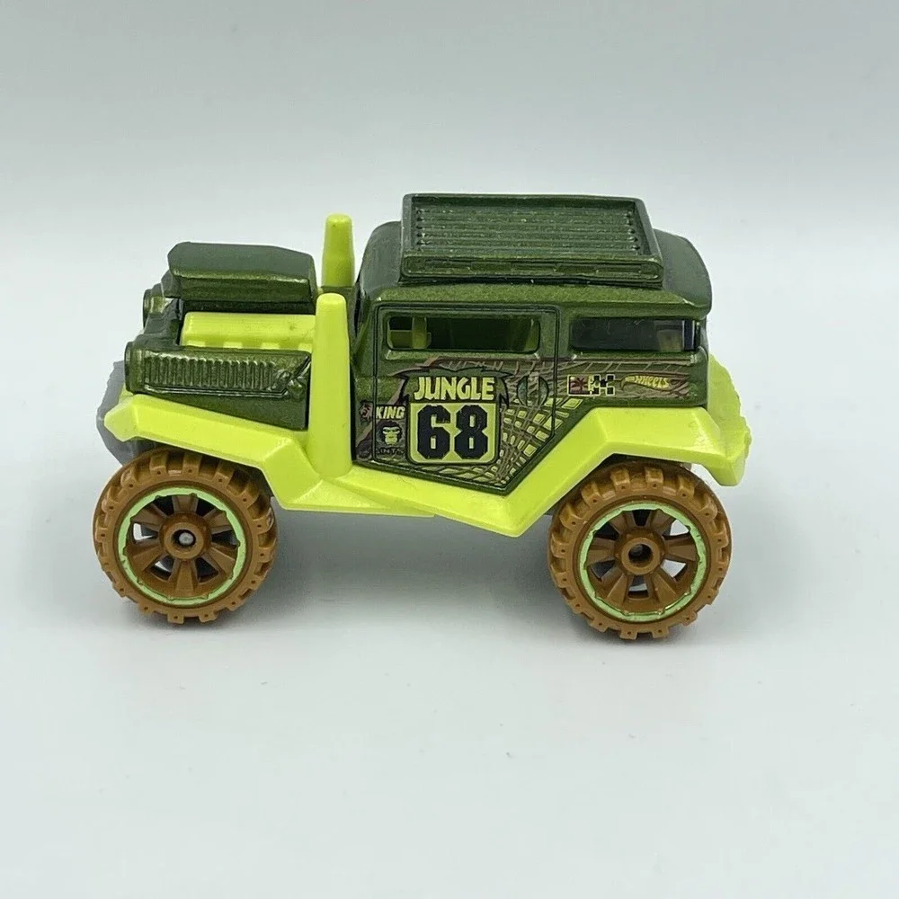 2012 Hot Wheels Jungle Rally BAD MUDDER 2 (Green)